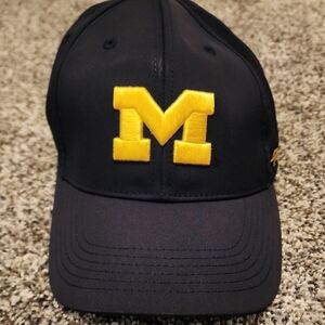 U Of M MICHIGAN Bridgestone Golf BASEBALL HAT  Cap